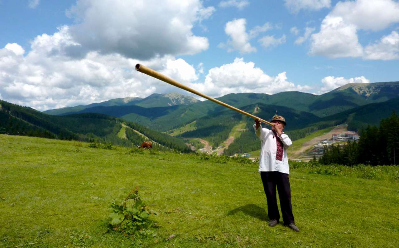 Ttrembita es instrumento musical de aire más largo en el mundo
